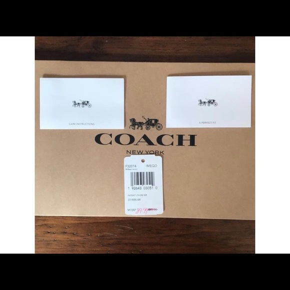 Coach Beechwood Patent Leather Wristlet ๐ - Picture 7 of 8